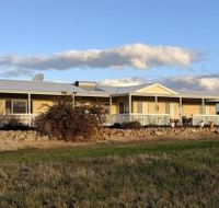A Better Life Animal Sanctuary FarmStay Private Two Bedrooms Lounge Room  Bathroom  Toilet Shared Kitchen - Hotel NSW
