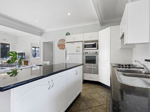 Rakali Cottage Lake Conjola - Hotel NSW 3