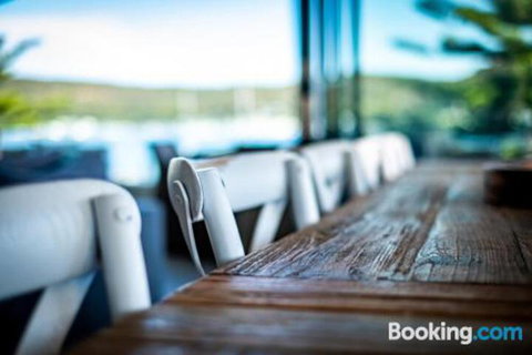 Beauty On Booker Bay - Hotel NSW 3