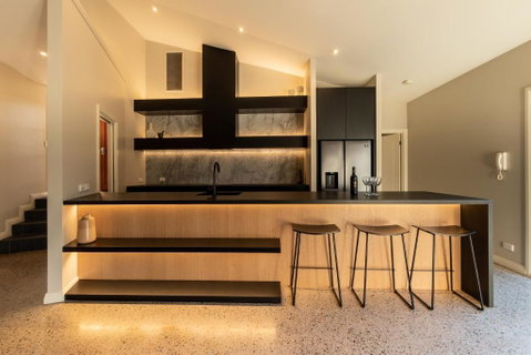RUST - Hotel NSW 4