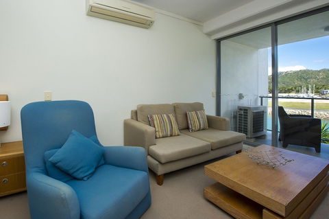 Blue On Blue Studio Room 1222 - Hotel NSW 3