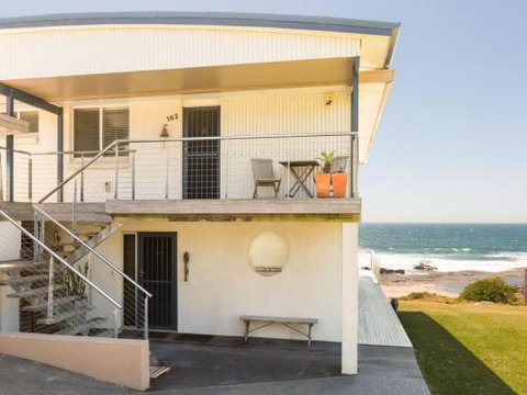 PENZANCE Gerroa Beachfront To Shelley Beach & 4pm Check Out Sundays - Hotel NSW 5