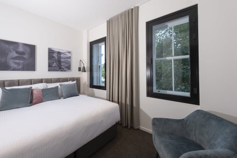 R Hotel Geelong - Hotel NSW 4