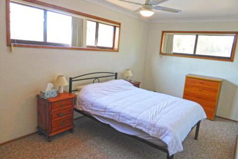 Dolphins Delight At Culburra Beach - Hotel NSW 7