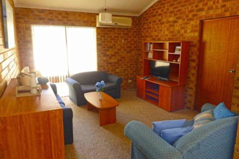 Dolphins Delight At Culburra Beach - Hotel NSW 0