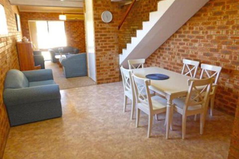 Dolphins Delight At Culburra Beach - Hotel NSW 2