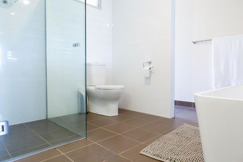 Beach & Bay Holiday House - Hotel NSW 2