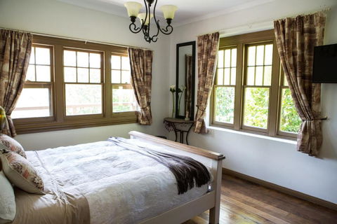 Buttercup Hill - Hotel NSW 5