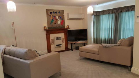 3 Batten Street - Hotel NSW 2