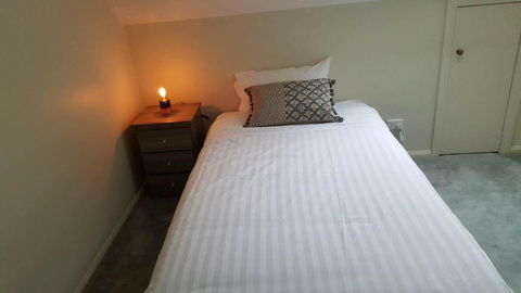 3 Batten Street - Hotel NSW 5