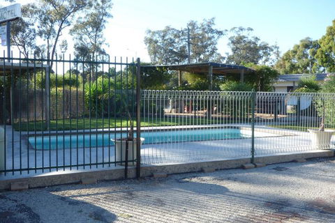 Calder Family Motel - Hotel NSW 4