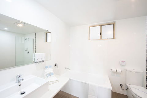 New England Motor Lodge - Hotel NSW 4