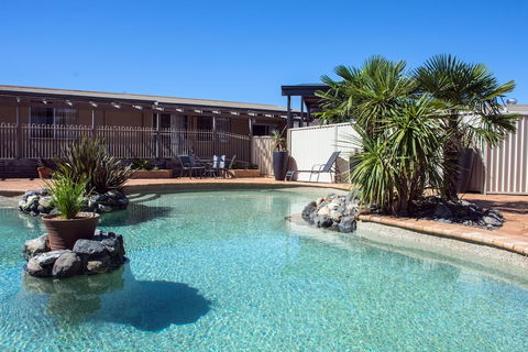 New England Motor Lodge - Hotel NSW 2