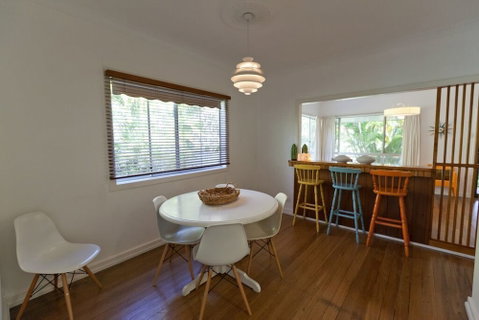 Ron's Beach House - Hotel NSW 2