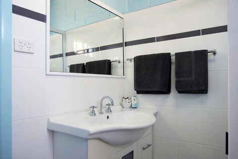 Artesian Motor Inn - Hotel NSW 3