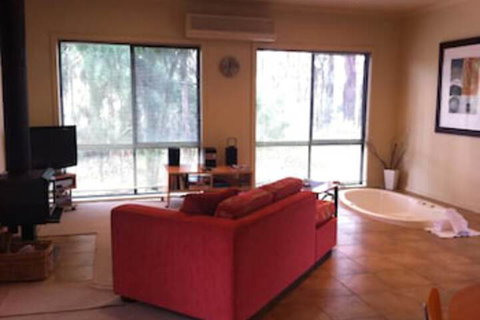 Idyllic Retreat For 4 People In Beautiful Otway Ranges, Recharge & Refresh In Hot Tub - Hotel NSW 5