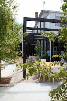 Crossroads Hotel Narrabri - Hotel NSW 2