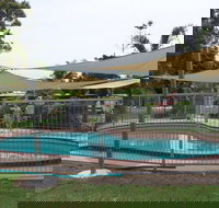 Moura Caravan Park - Hotel NSW