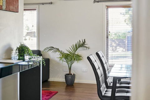 Short Stays Gippsland - Hotel NSW 5