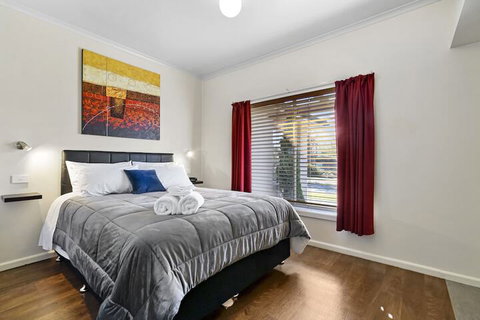 Short Stays Gippsland - Hotel NSW 4