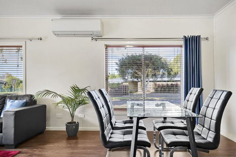 Short Stays Gippsland - Hotel NSW 2