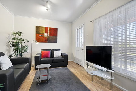 Short Stays Gippsland - Hotel NSW 3