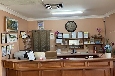 Pooraka Motor Inn - Hotel NSW 3