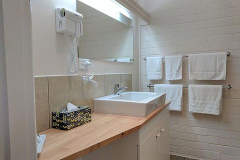Lake Bolac Motel - Hotel NSW 4
