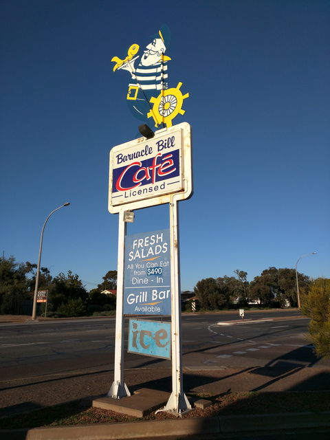 Barnacle Bill Family Seafood Restaurant - Hotel NSW 3