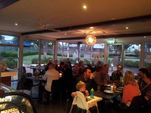 Oscars Hangout - Hotel NSW 0