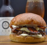 Monroe's Burgers  Beers - Hotel NSW