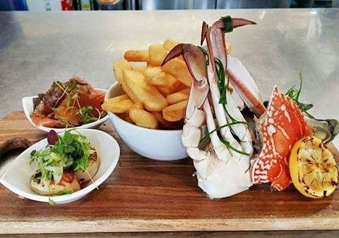 Lighthouse Beach Cafe - Hotel NSW 18