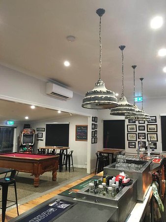 Hearn's Meredith Hotel - Hotel NSW 0