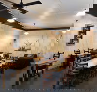 Meen Feedz - Hotel NSW