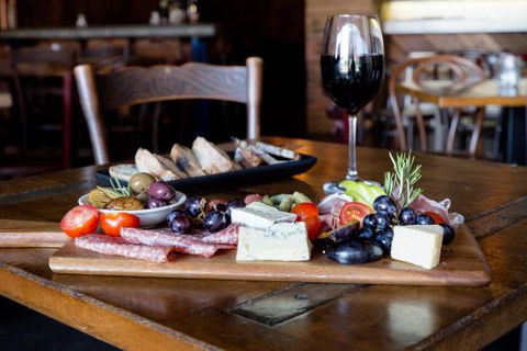 Little Lily's Wine And Tapas Cafe - Hotel NSW 0