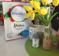 Freckles Cafe - Hotel NSW