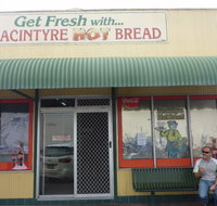 MacIntyre Hot Bread Shop - Hotel NSW