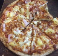 Crust Gourmet Pizza Bar Woolongong - Hotel NSW
