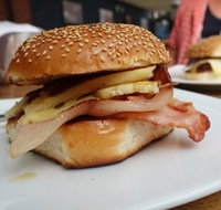 Huskisson Bakery  Cafe - Hotel NSW