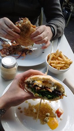 Two Hands - Hotel NSW 0