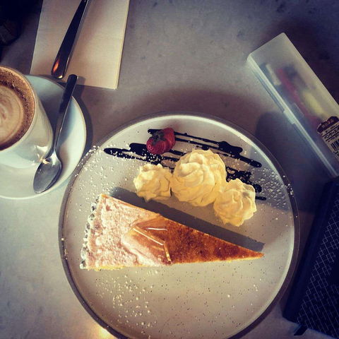Creme Cafe - Essendon - Hotel NSW 0