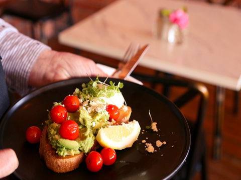 Salingers Cafe - Hotel NSW 1