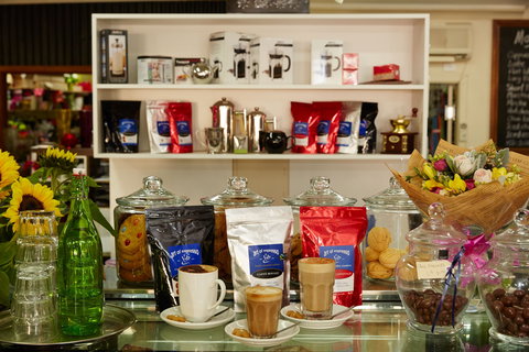 Thom, Dick And Harrys - Hotel NSW 2