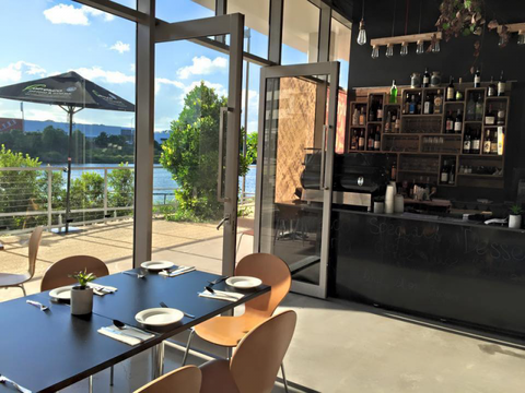 Alfresco Pizzeria & Wine Bar - Hotel NSW 3