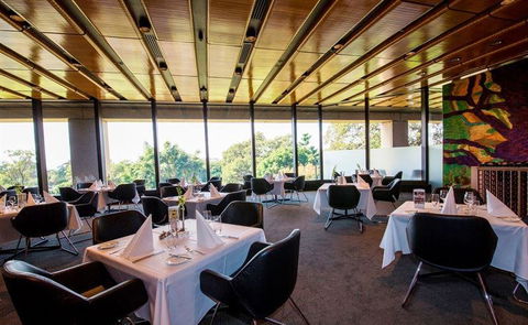 SJ's Brasserie - Hotel NSW 5