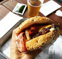 Grand Trailer Park Taverna - Hotel NSW