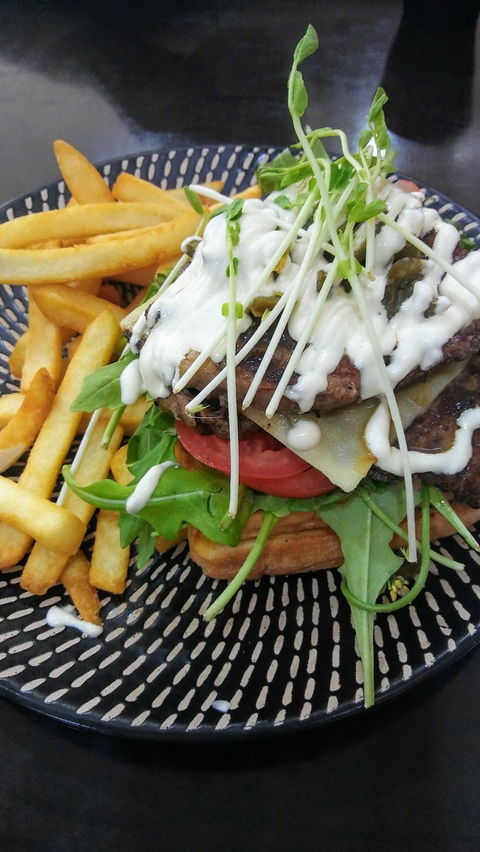 Piccolo's - Hotel NSW 7