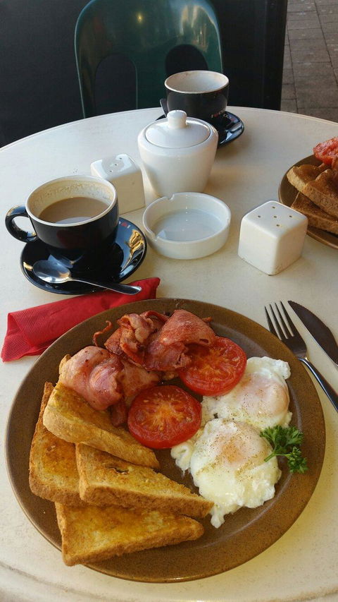 Ozzie's Coffee Lounge - Hotel NSW 6