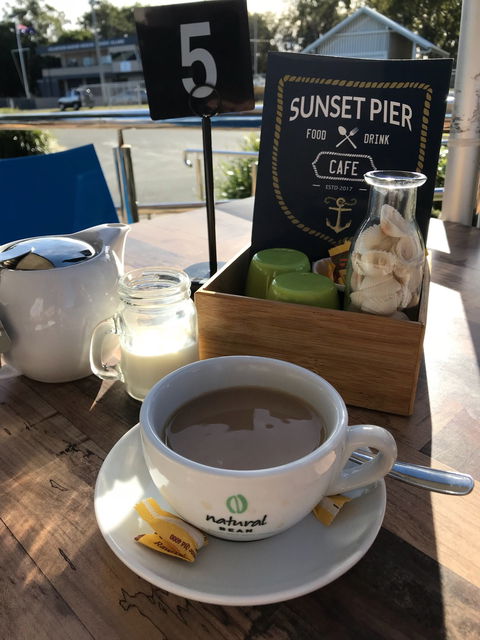 Sunset Pier Cafe - Hotel NSW 5
