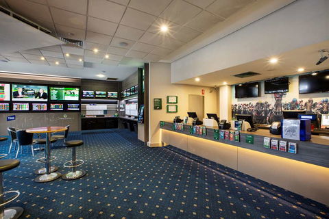 Nightcap At St Albans Hotel - Hotel NSW 4